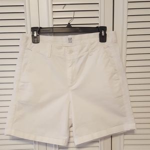 6 1/2 " Gap Girlfriend Chino Shorts
